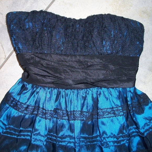 Halo Black Lace and Blue Satin Strapless Formal M - Picture 2 of 3